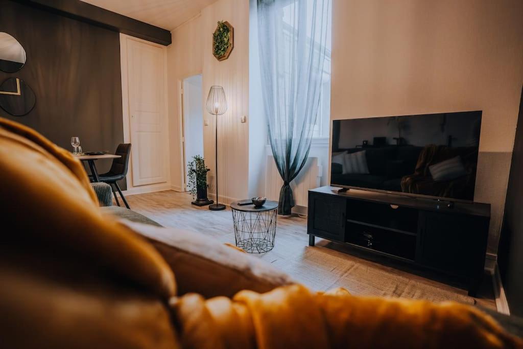 Le Bertrand • Le Raffinement En Coeur De Ville Châteauroux Εξωτερικό φωτογραφία
