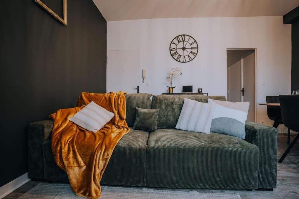 Le Bertrand • Le Raffinement En Coeur De Ville Châteauroux Εξωτερικό φωτογραφία